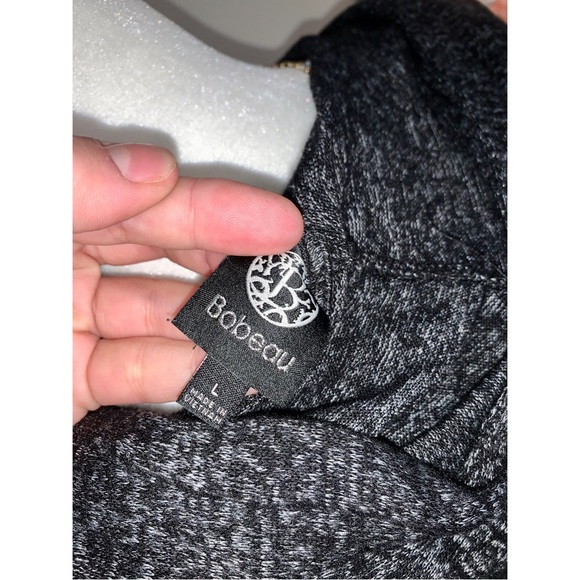 Bobeau Lightweight Hoodie - Picture 4 of 5